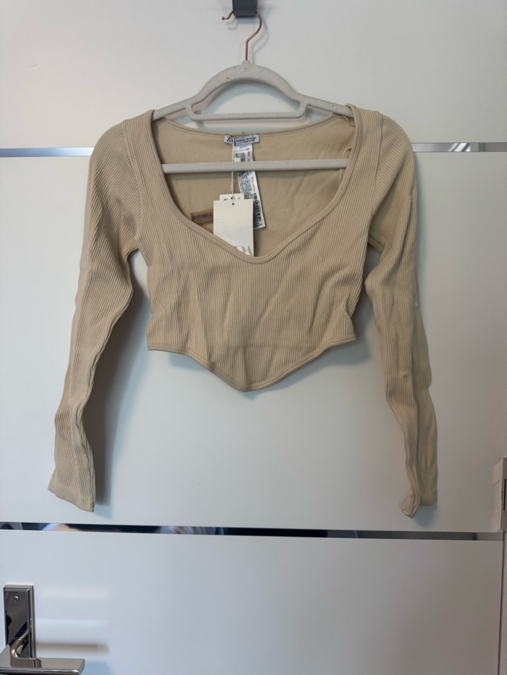 Zaful Beige Ribbed V-Neck Cropped Long Sleeve Top